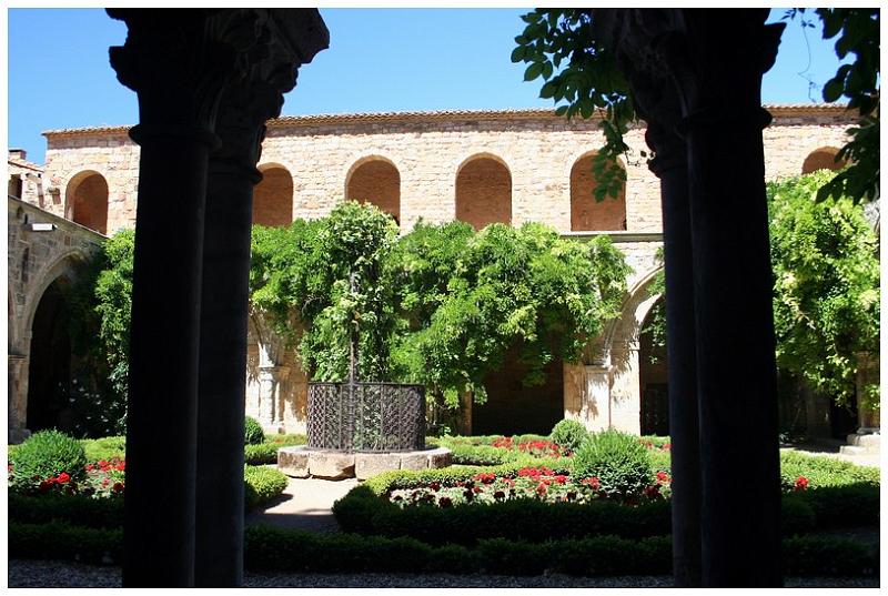 jardin du cloitre 3.JPG